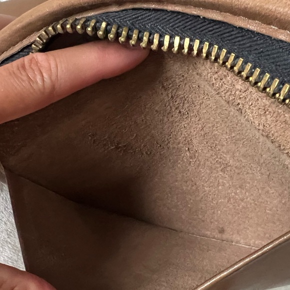 Vintage Coach Tan Leather Slim Wrislet Clutch - Picture 13 of 15